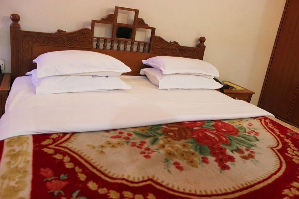 Hotel Siddhartha ไฮเดอราบัด ภายนอก รูปภาพ